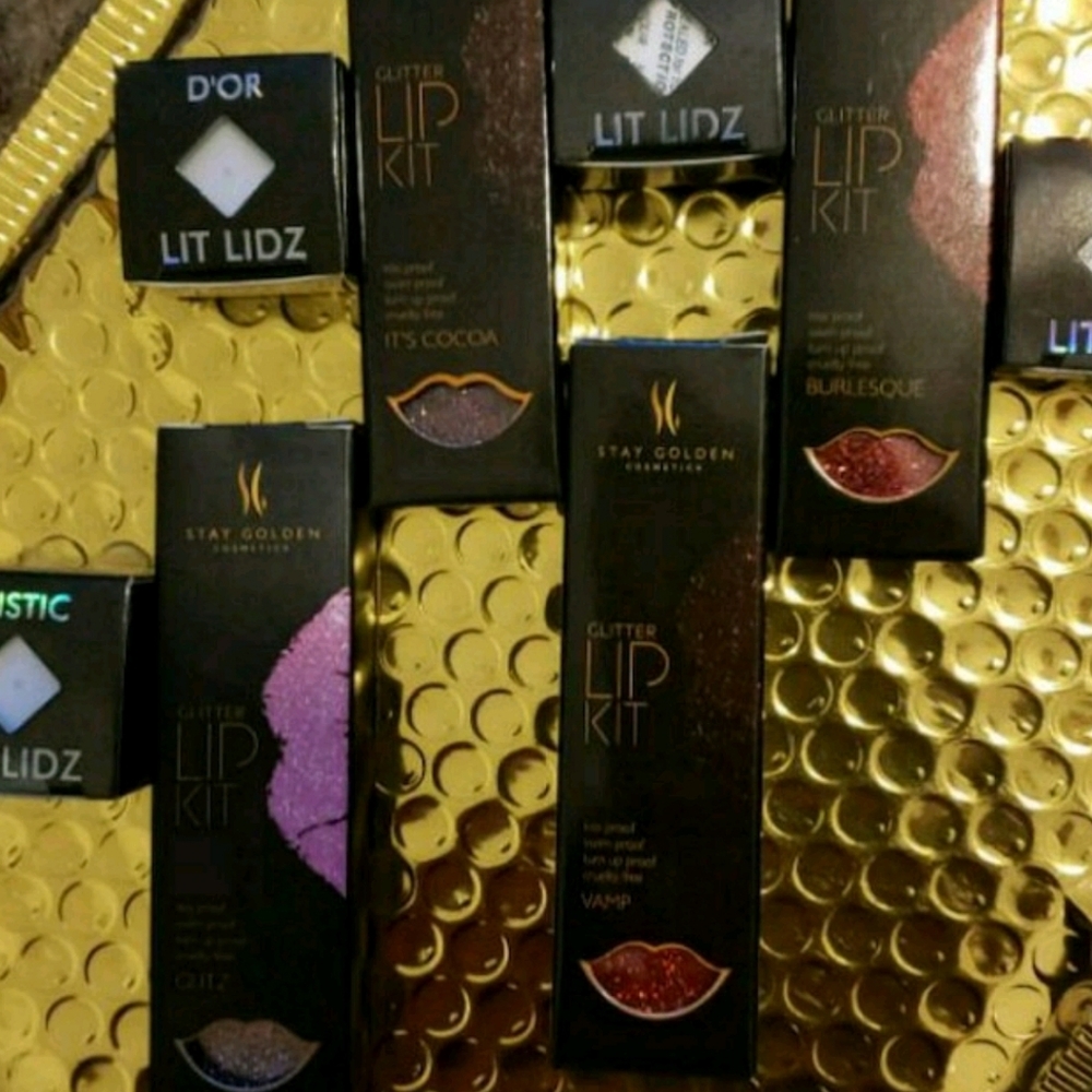 Stay Golden Glitz stick or eye shadow